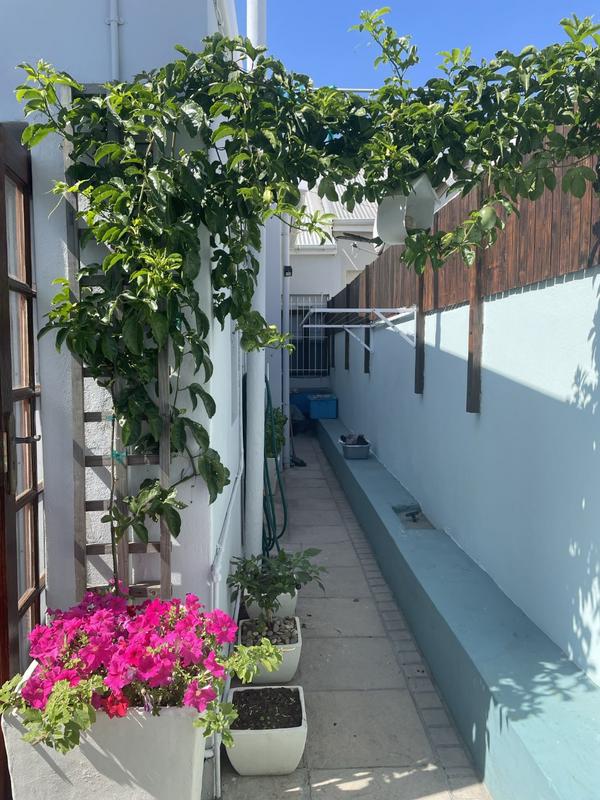 2 Bedroom Property for Sale in Observatory Western Cape